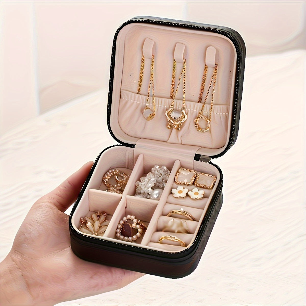 Luxurious Jewelry Box “Luna Case”
